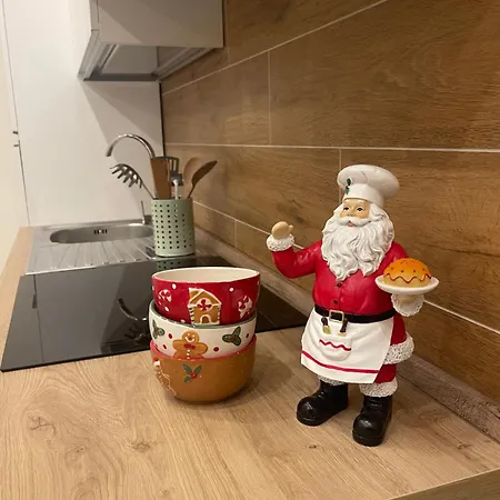 Apartment Miracles On 32th Street *