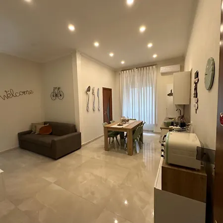 Miracles On 32th Street * Naples