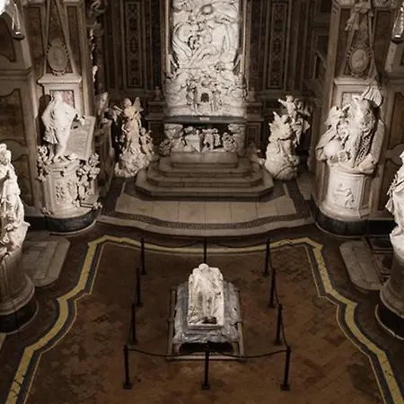 Miracles On 32th Street * Naples